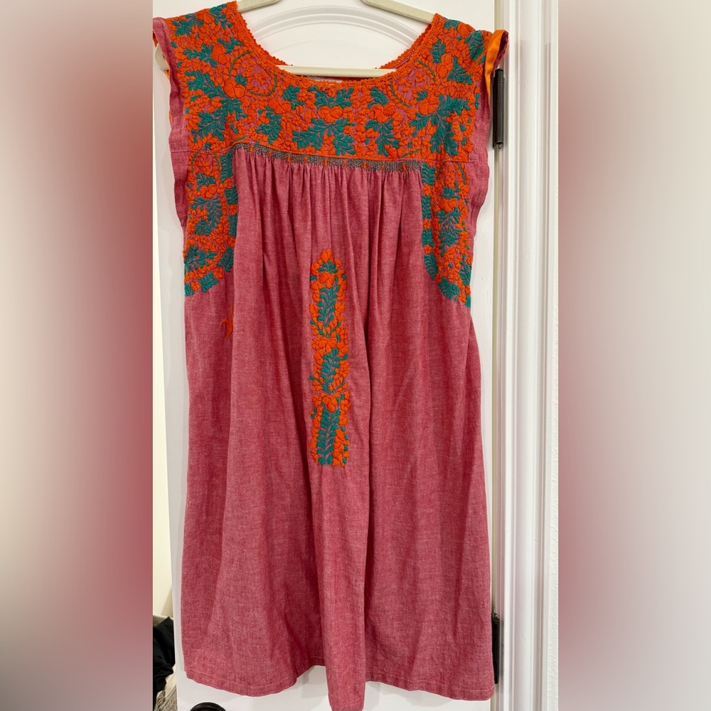 Mi Golondrina Flores Short Dress with Floral Embroidery